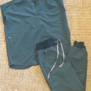 Figs Scrub Top and Jogger Set